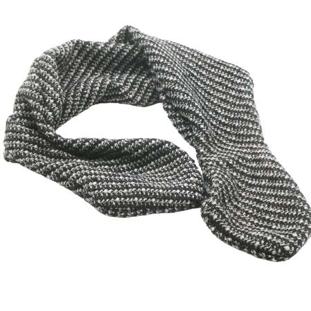 Steckschal aus Wolle in schwarz weiss